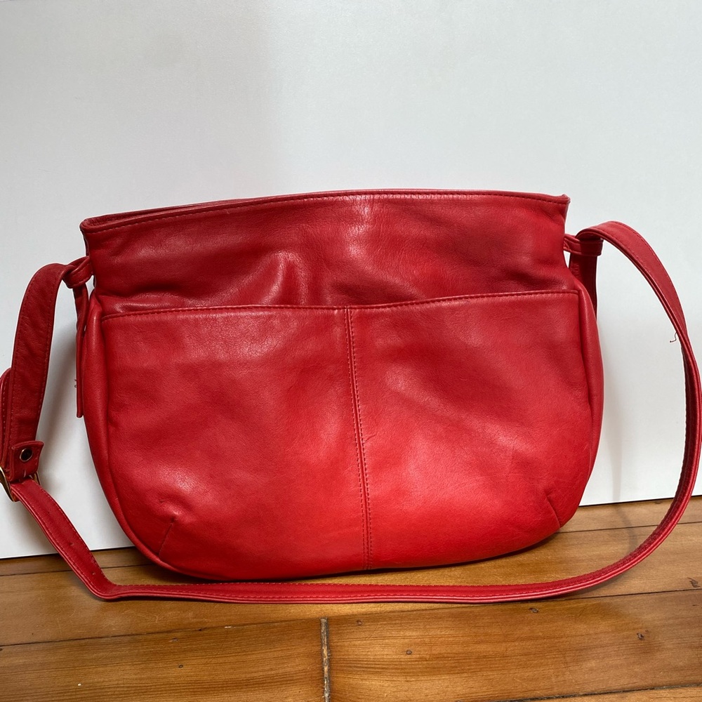 Brio! Leather Shoulder Bag